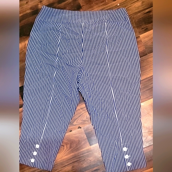 Capris - Picture 2 of 2